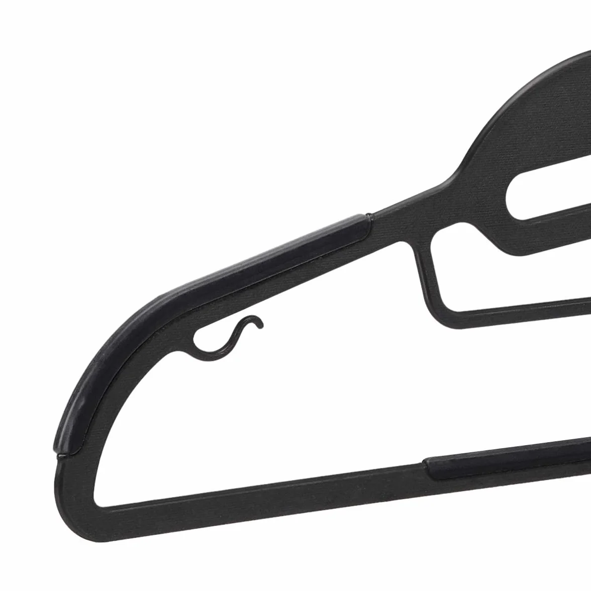 Amazon Basics Perchas de plástico, 50 Unidad, resistentes, antideslizantes, con barra horizontal de goma, color gris