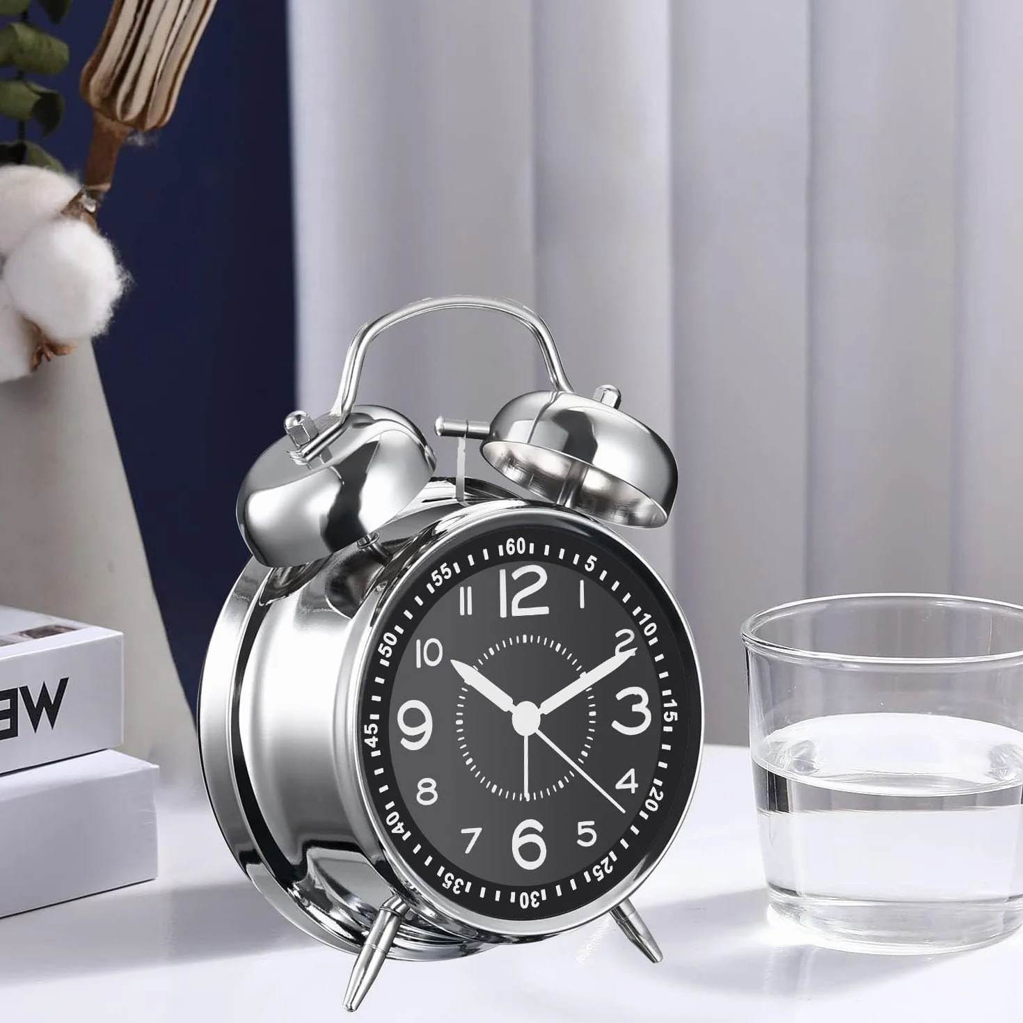 Reloj despertador fuerte metal 10,2 cm doble campanilla a pilas silencioso plateado