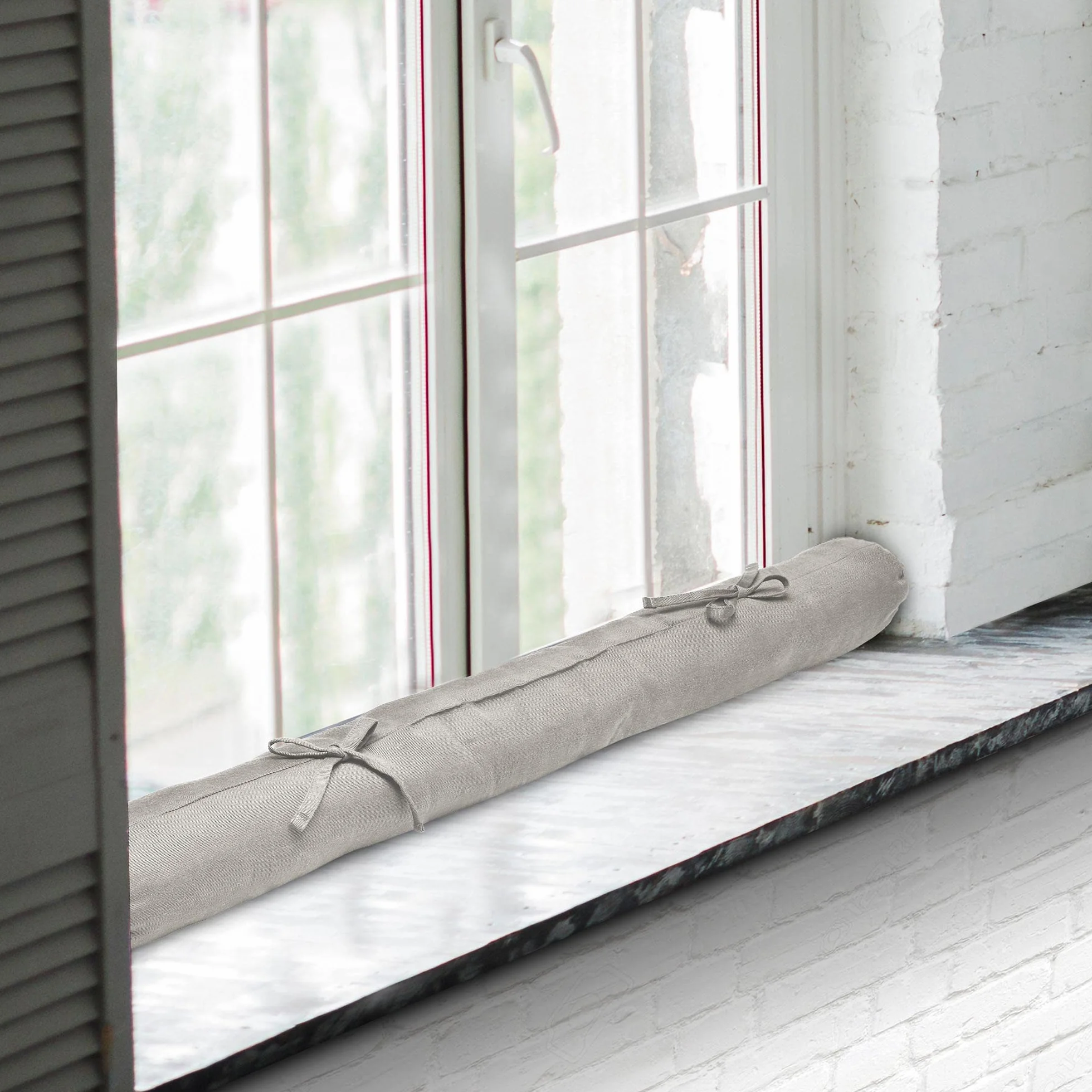 Beautissu Viento Set 2 Burlete Puerta 100x10 cm - Cojín Aislante Topo Burlete Cortavientos Puerta con Asa Transporte Protección Aire Fresco para Ventanas y Puertas Entrada Gris Claro