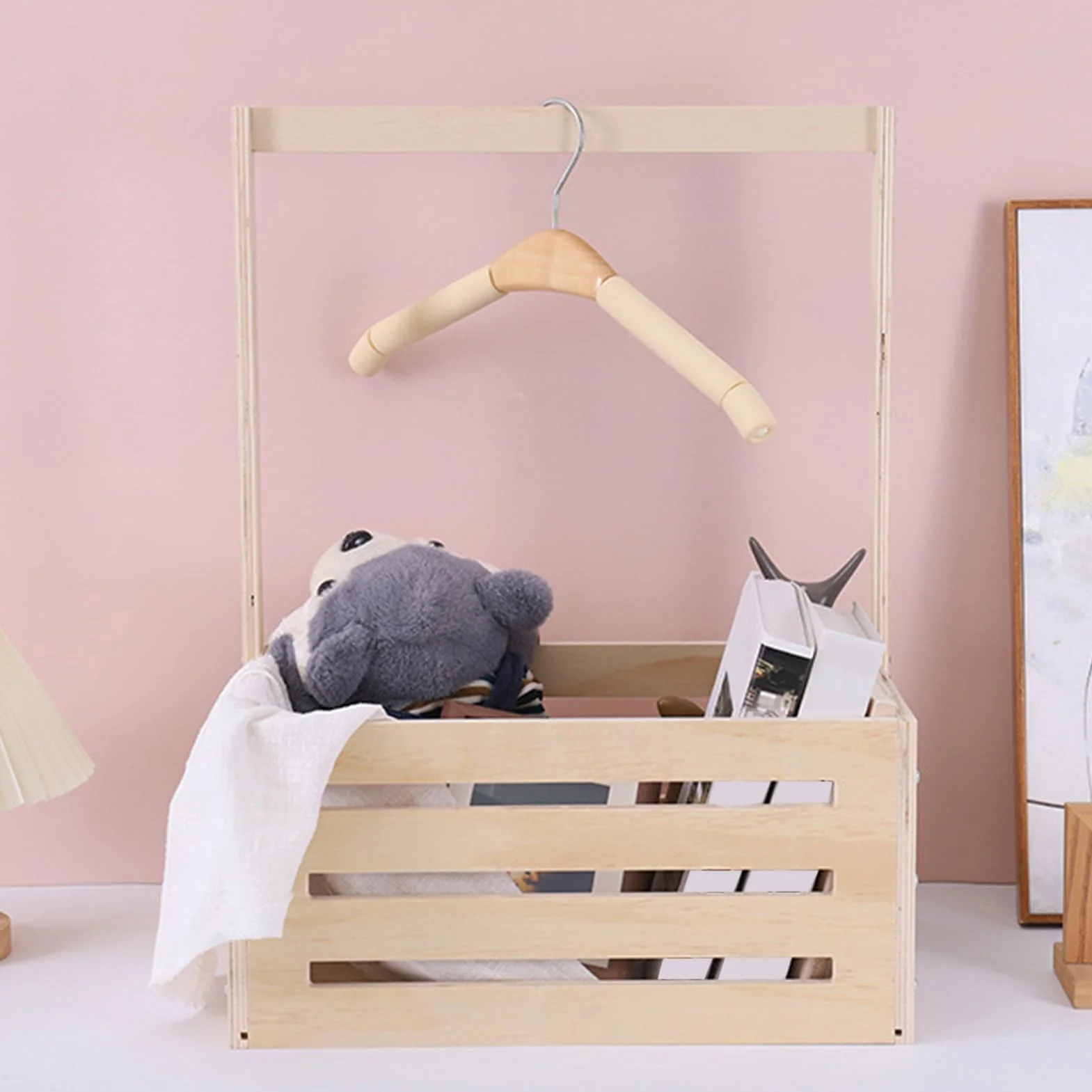 Armario para niños pequeños con asa de madera almacenamiento y cesto para ropa