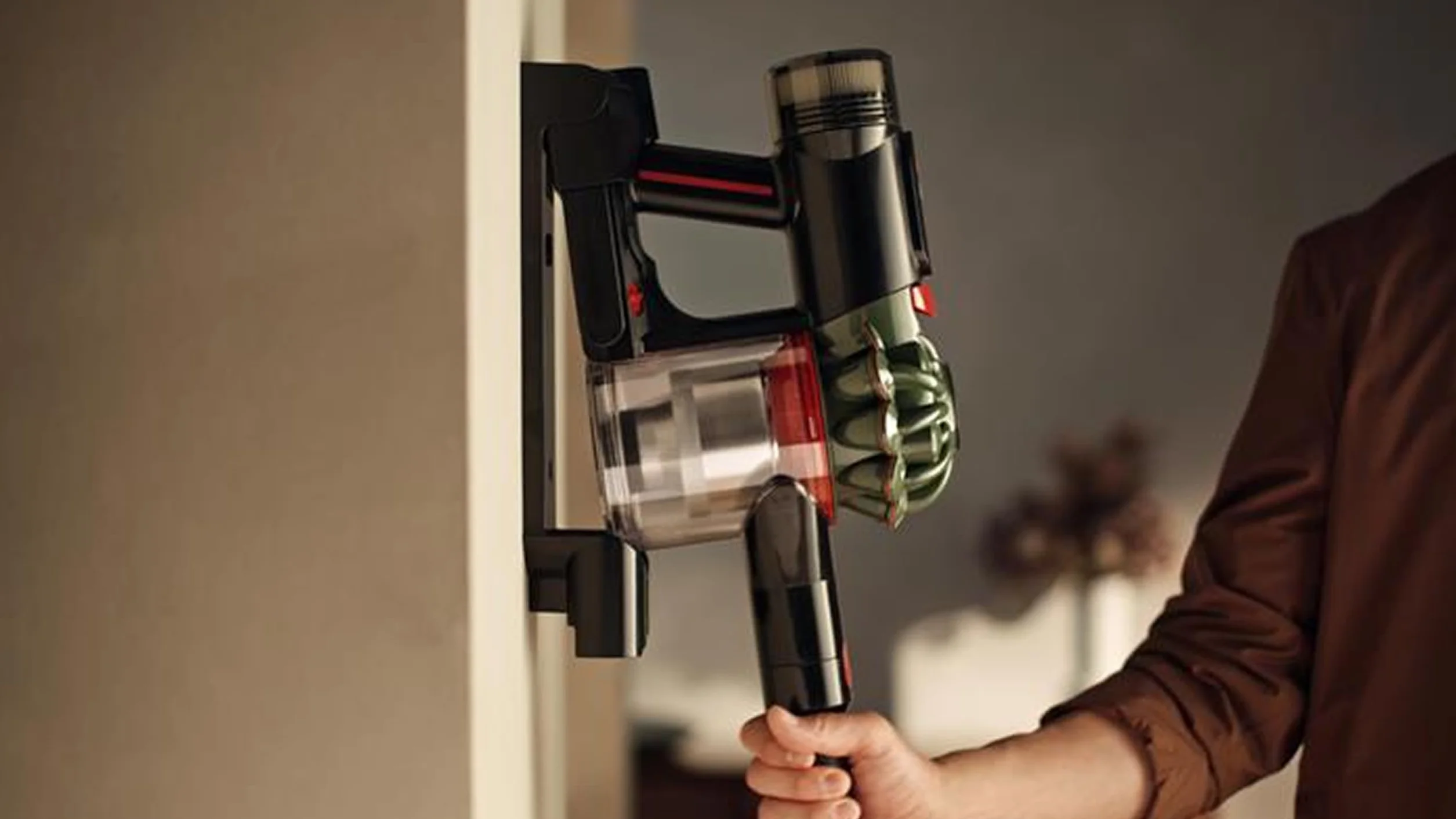 Dyson V8 Cyclone Aspiradora sin Cable 150 AW 60 min Cepillo Motorbar antienredos