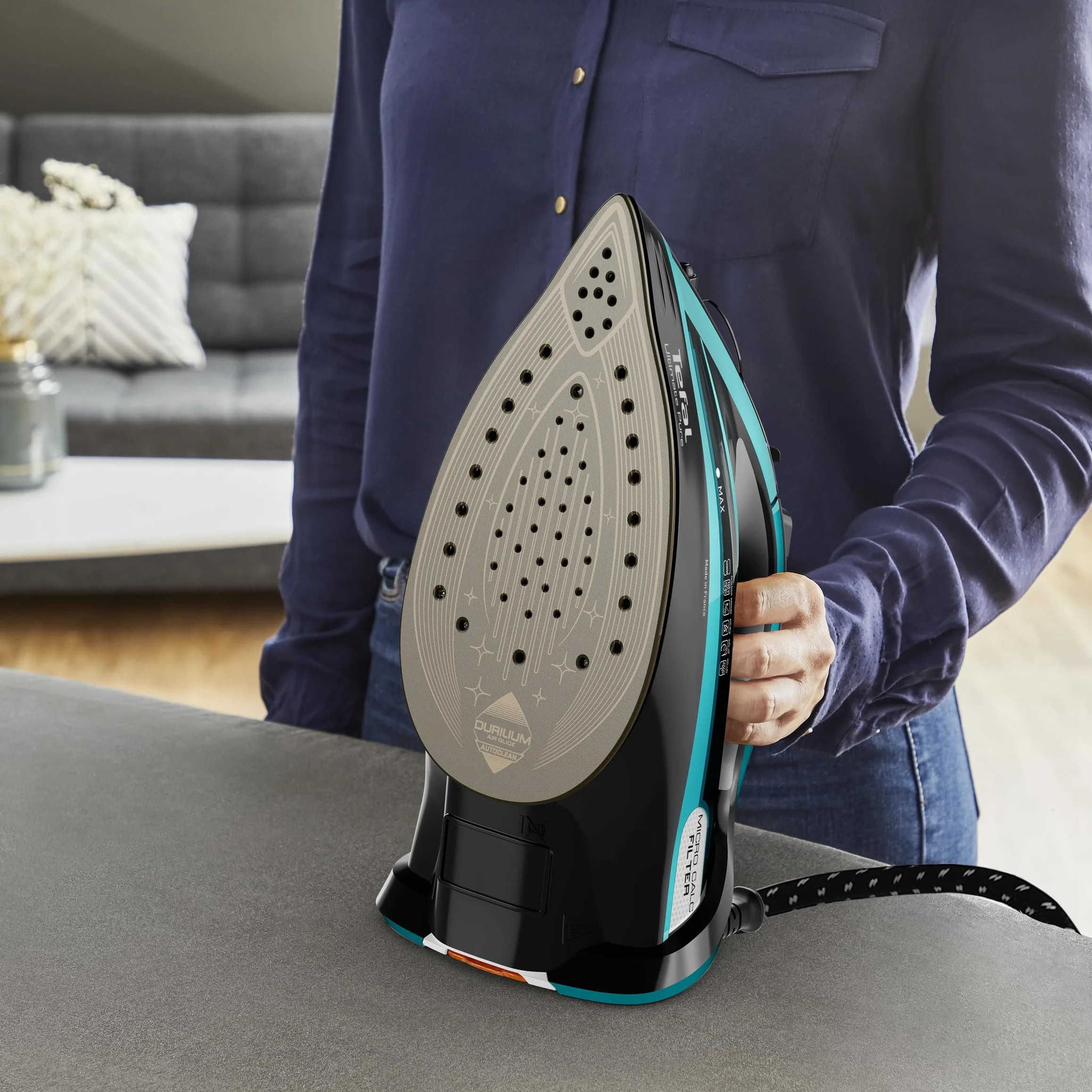 Tefal Plancha de vapor Ultimate Pure FV9844, 3200 W, filtro microcalco, suela Durilium Airglide Autoclean, apagado automático, 0,35 litros, 31,6 x 15,1 x 16,3 cm, negro/azul