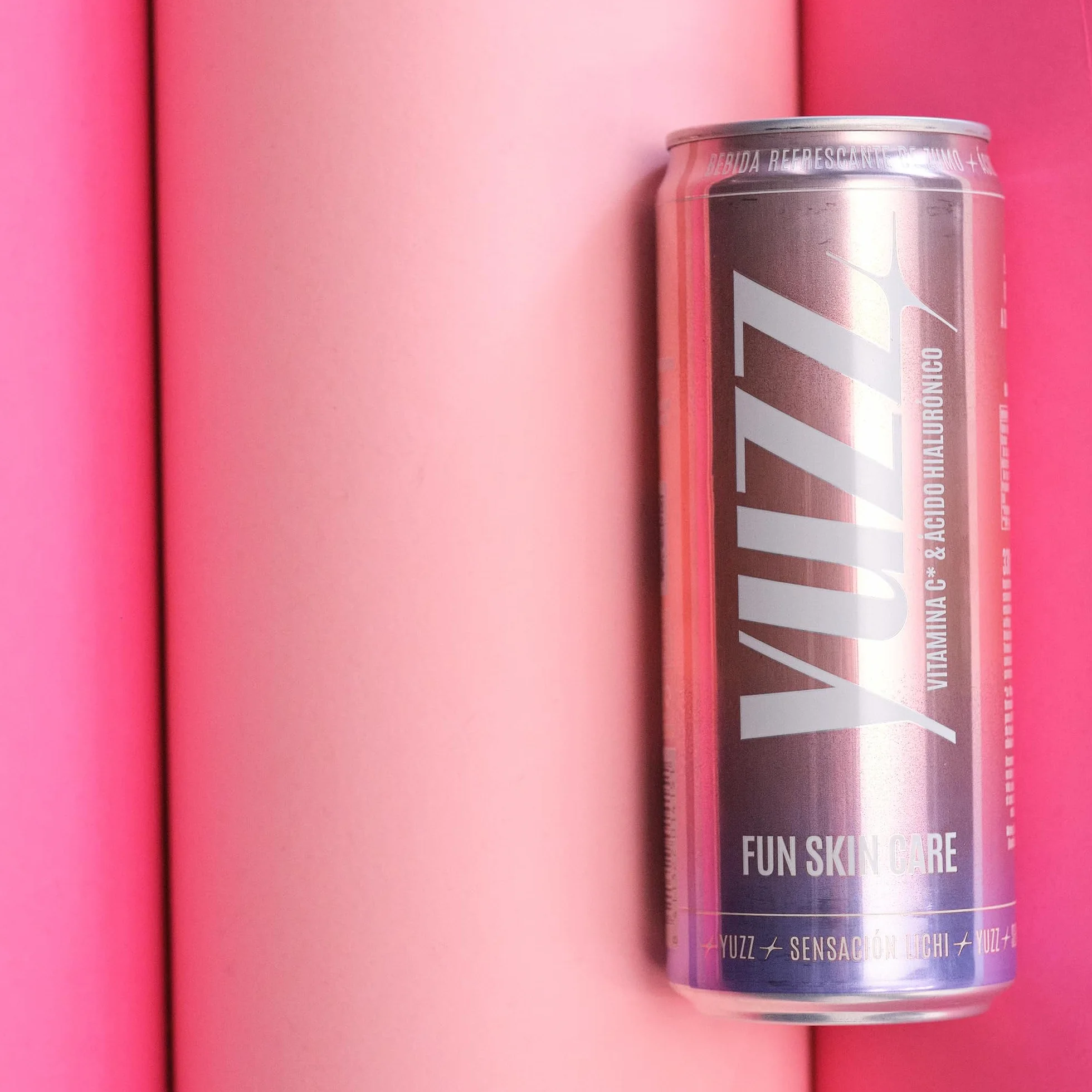 Yuzz Bebida Refrescante con Vitamina C y Ácido Hialurónico Vegano, Baja en Calorías, Pack 12 Latas x 33 cl