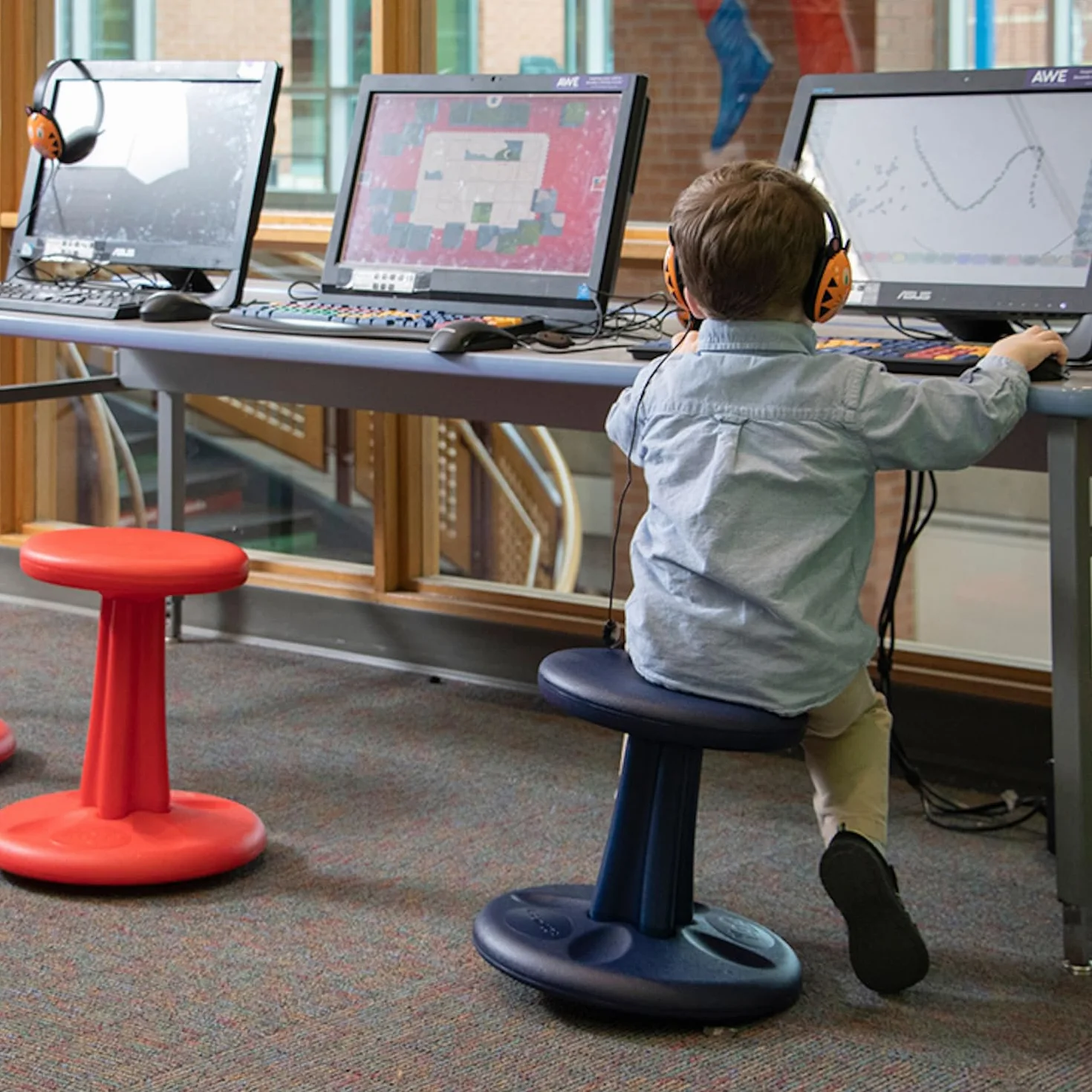 Kore Kids - Silla oscilante para niños, taburete flexible para aula, escuela primaria, TDA/TDAH, fabricado en los Estados Unidos, para niños de 8 a 9 años, grado 3 a 4, color verde azulado (16