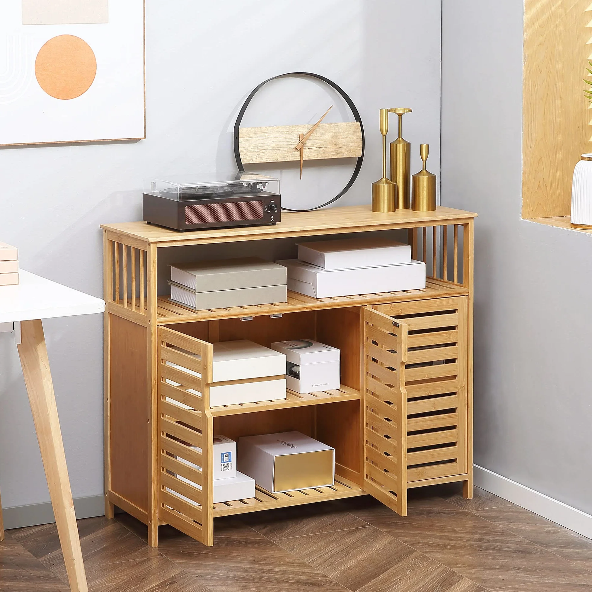 HOMCOM Aparador de 3 Puertas Ranuradas Aparador para Salón de Bambú con Estantes para Comedor Cocina Entrada Natural 100x35x82 cm