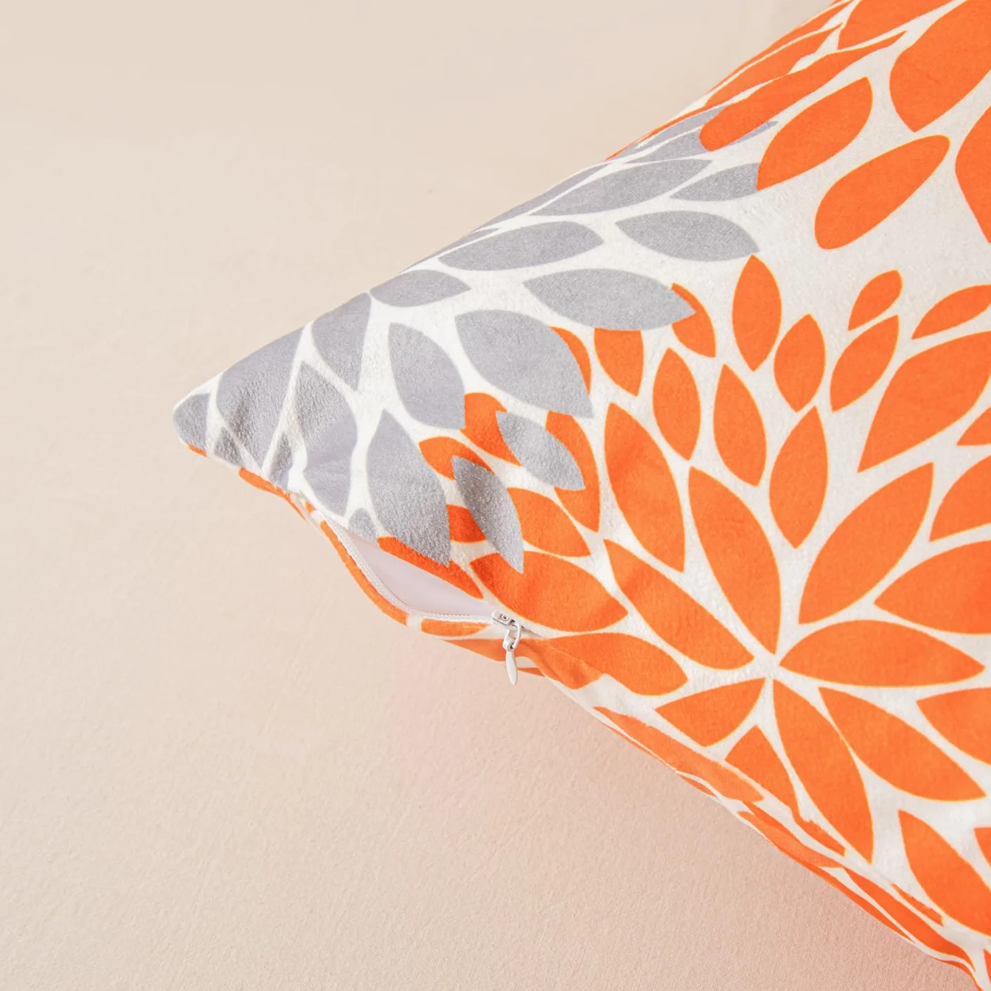 Funda Cojines de Terciopelo 45x45 Gris Naranja Flores de Dalia para Sofa Sala de Estar