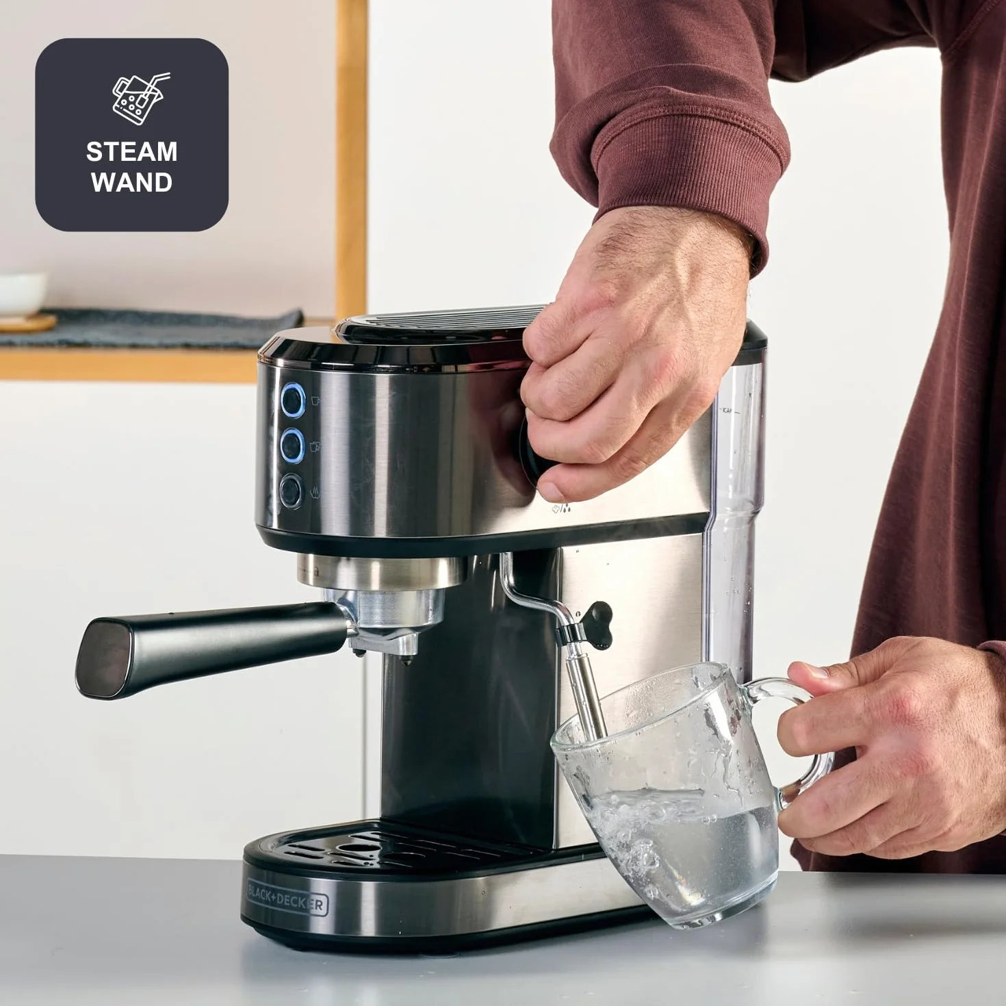 Black+Decker - Máquina de Espresso BXCO1350E | 1350W | 20 Bares | Sistema Thermoblock | Filtros 1 y 2 Tazas | Lanza de Vapor Orientable | Depósito Extraíble 1L | Calienta-Tazas y Bandeja Recogegotas