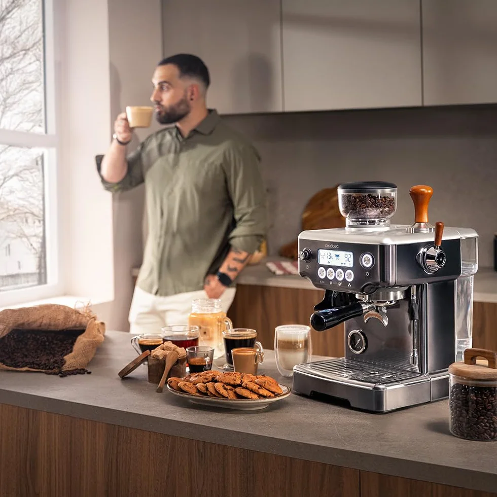 Cecotec Cafetera Express Barista Power Espresso 20 Barista Steel & Grind. 2200W, 20Bares, Molinillo Cónico, 2.1L Depósito Agua, 180g Café, 30 Niveles, Thermoblock, Doble Brazo, Accesorios Incluidos